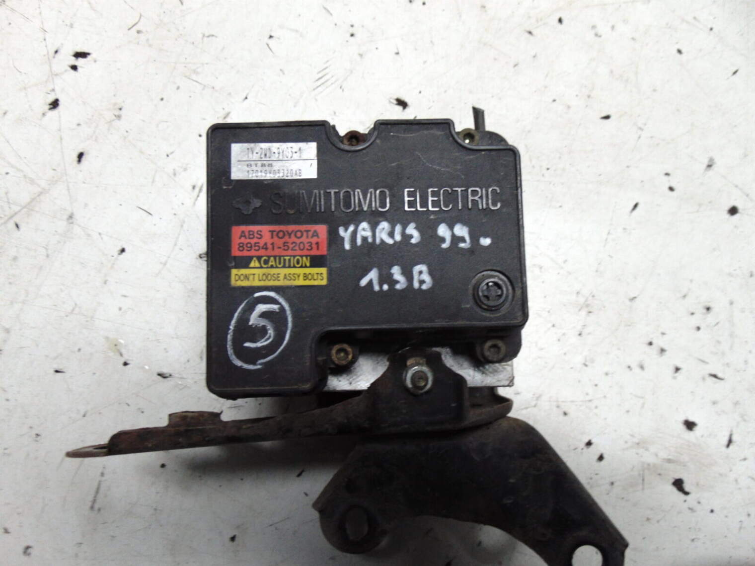 Toyota Yaris 1999r 1.3b Pompa Abs 89541-52031