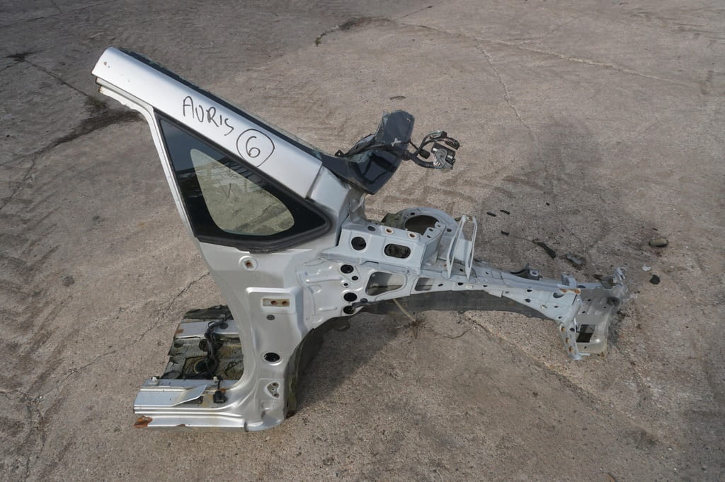 Toyota Auris I E15 Próg Słupek Podłużnica Prawa 01c