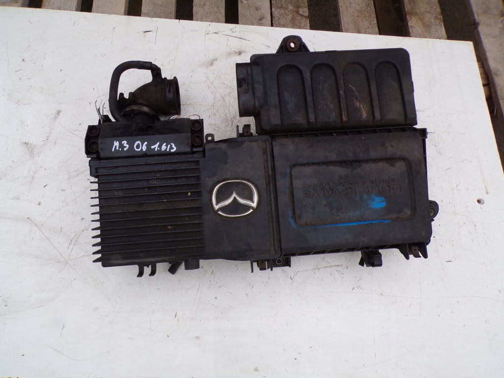Mazda 3 Bk 2006r Sterownik Komputer Silnika 100140-7150 Z608