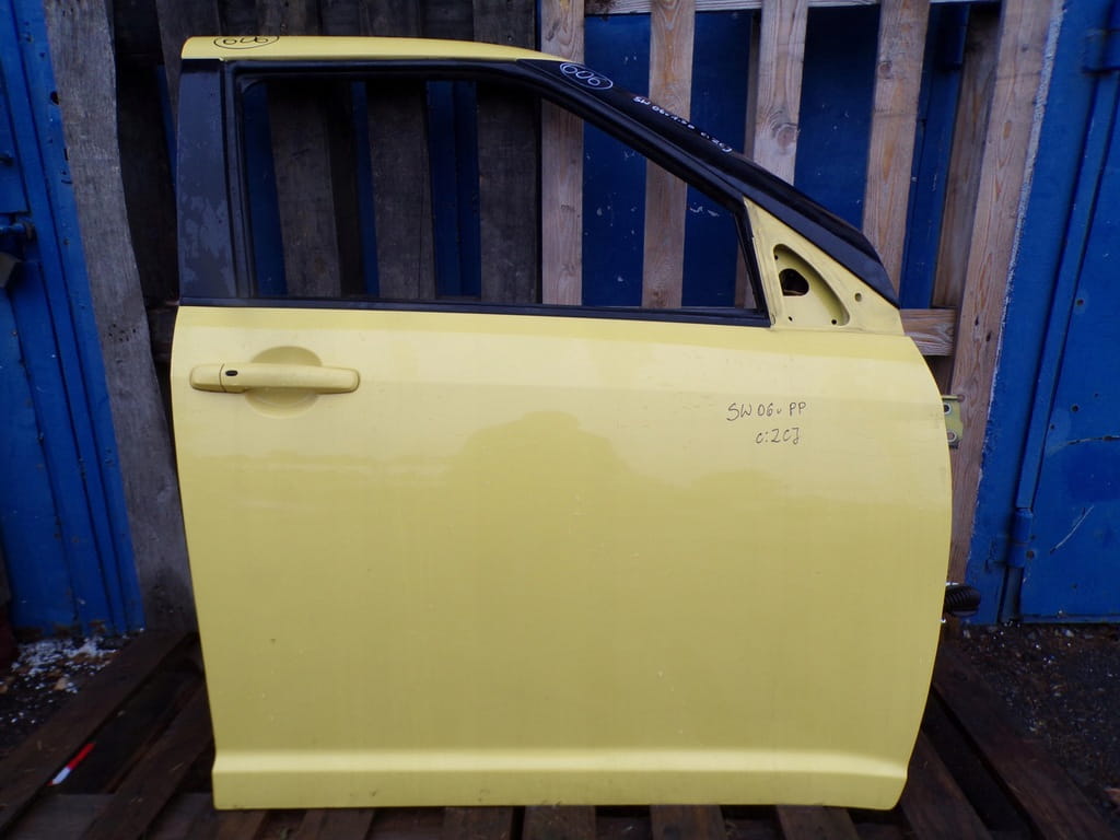 Suzuki Swift Mk6 III Drzwi Prawe Przednie Zcj Żółte