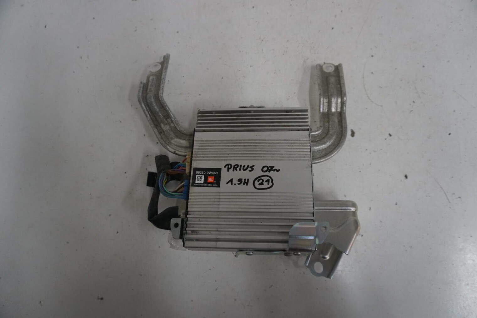 Toyota Prius II Wzmacniacz 86280-0w460