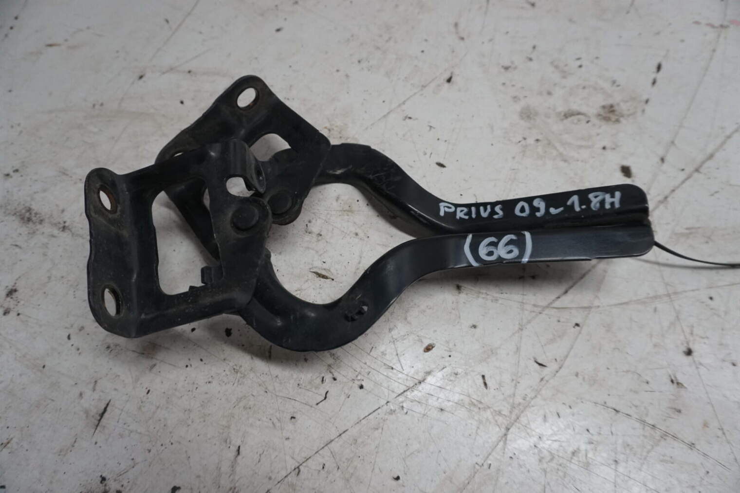 Toyota Prius III Zawiasy Maski Lewy Prawy Komplet
