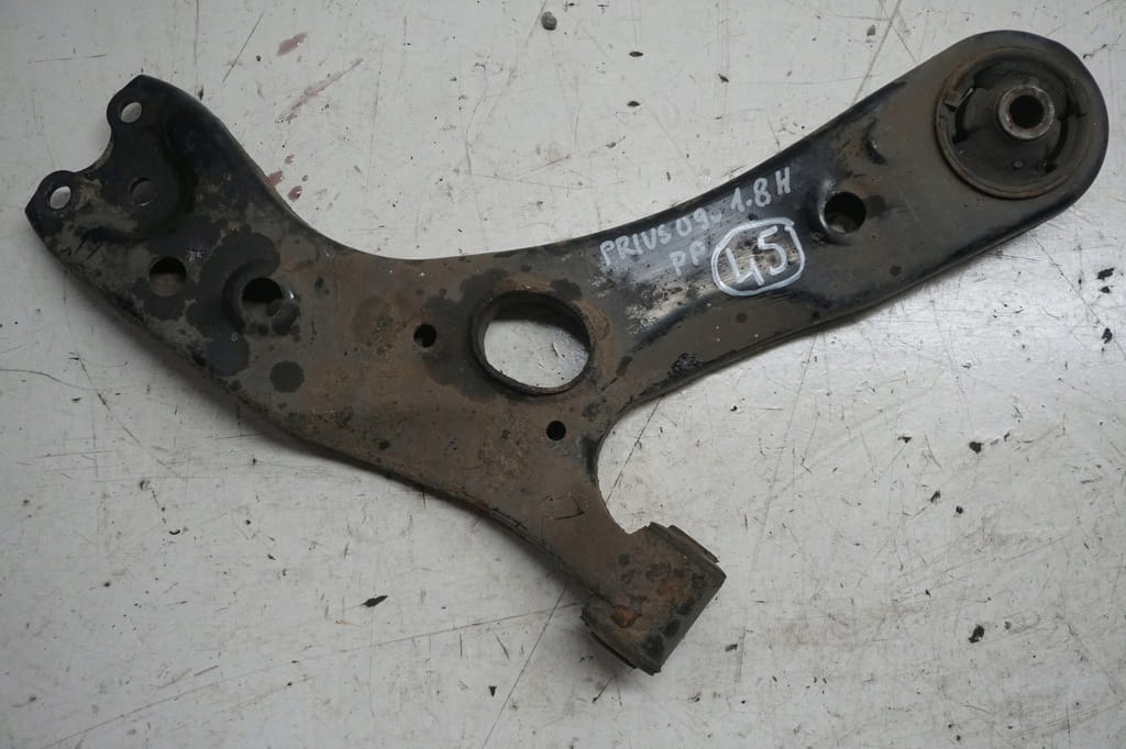 Toyota Prius III 09-15 Wahacz Prawy Przedni