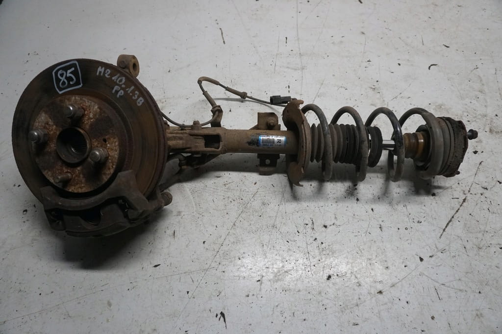 Mazda 2 II De 07-14 Mcpherson Zwrotnica Amortyzator Zacisk Prawa Df7134700g