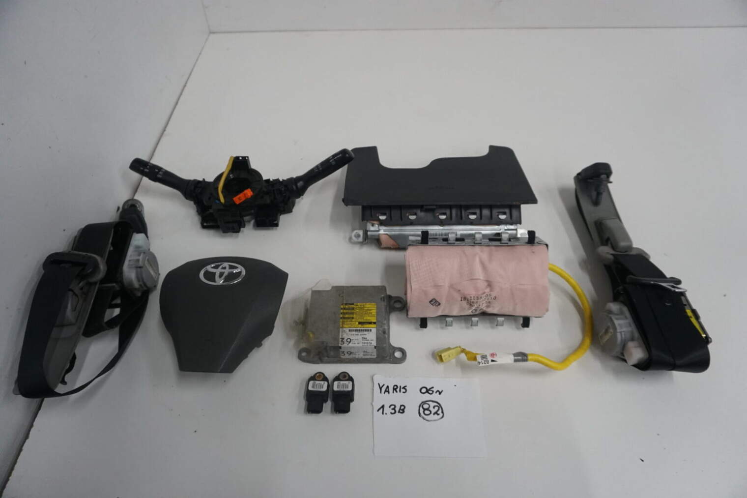 Toyota Yaris II 2006r 1.3b Zestaw Airbag Komplet Poduszka Kierowcy Pasy Sensor 89170-0d160