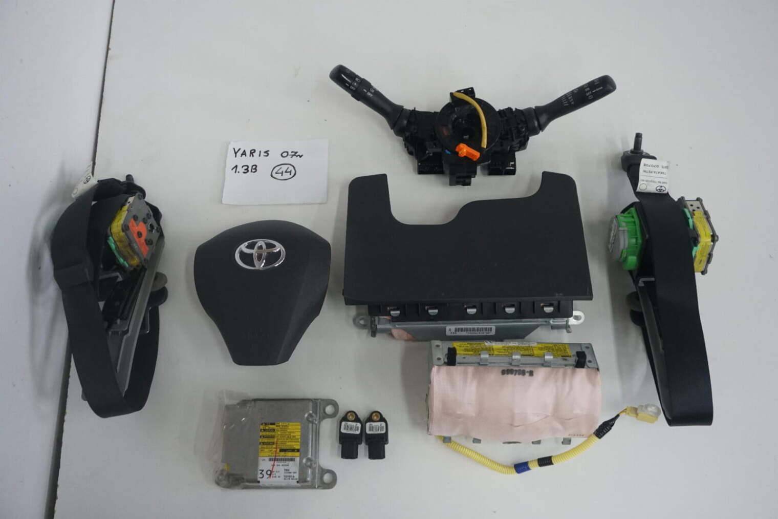 Toyota Yaris II 2007r 1.3b Zestaw Airbag Komplet Poduszka Kierowcy Pasy Sensor 89170-0d160