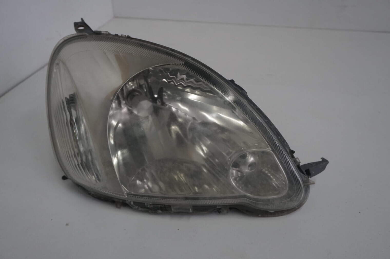 Toyota Yaris I Lift Lampa Prawa Przednia Europa 811300d080