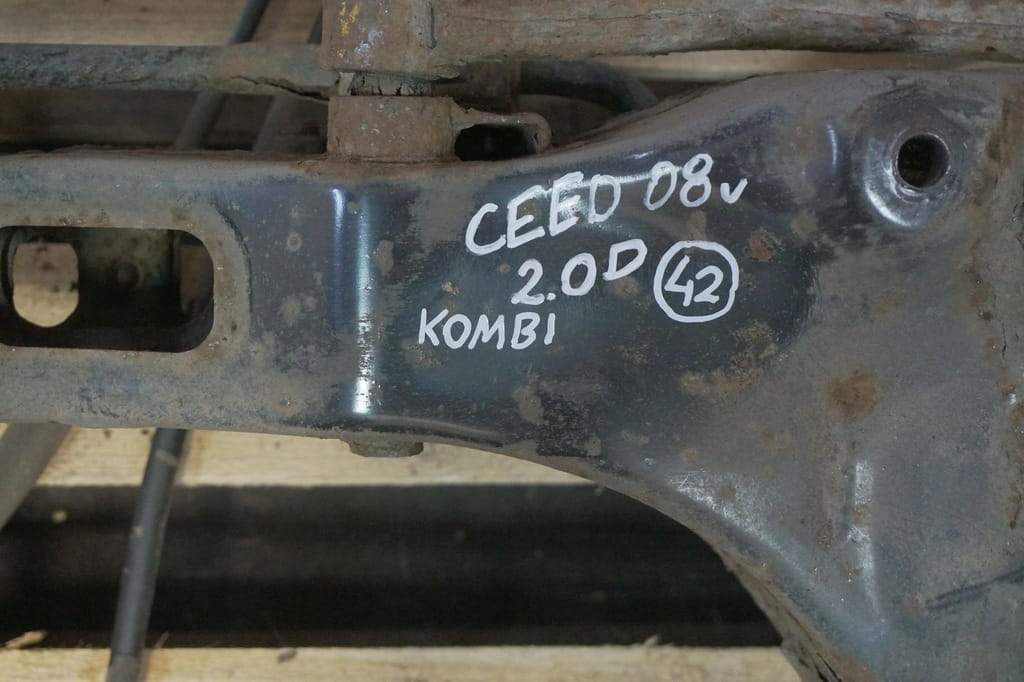 Kia Ceed I Sw Kombi Belka Zawieszenia Tylnego Zwrotnia - obrazek 2