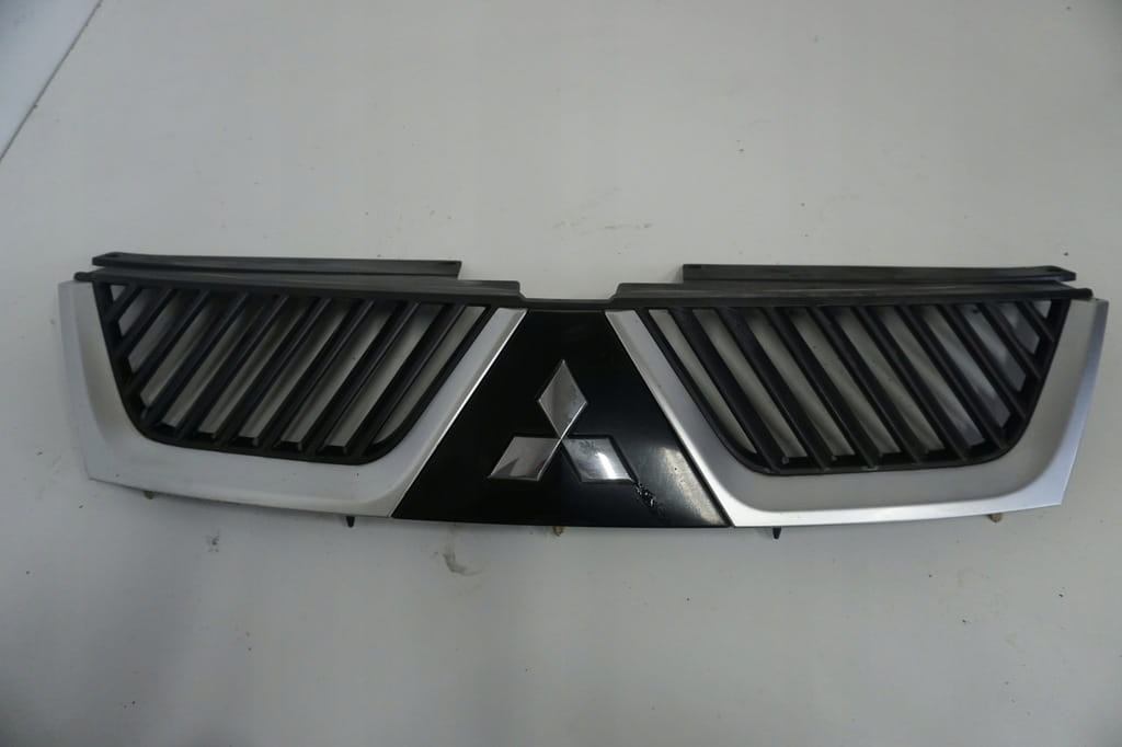Mitsubishi Outlander II Atrapa Grill 7450a038 7450a037zz X42