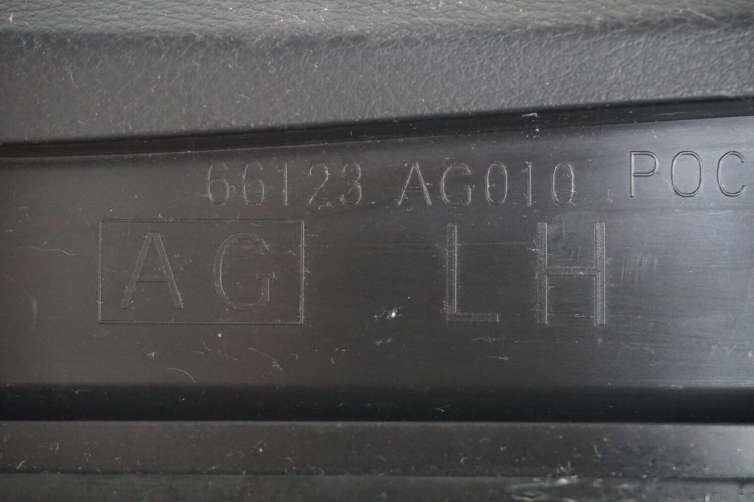 Subaru Legacy IV Schowek Pasażera 61123ag010 - obrazek 4