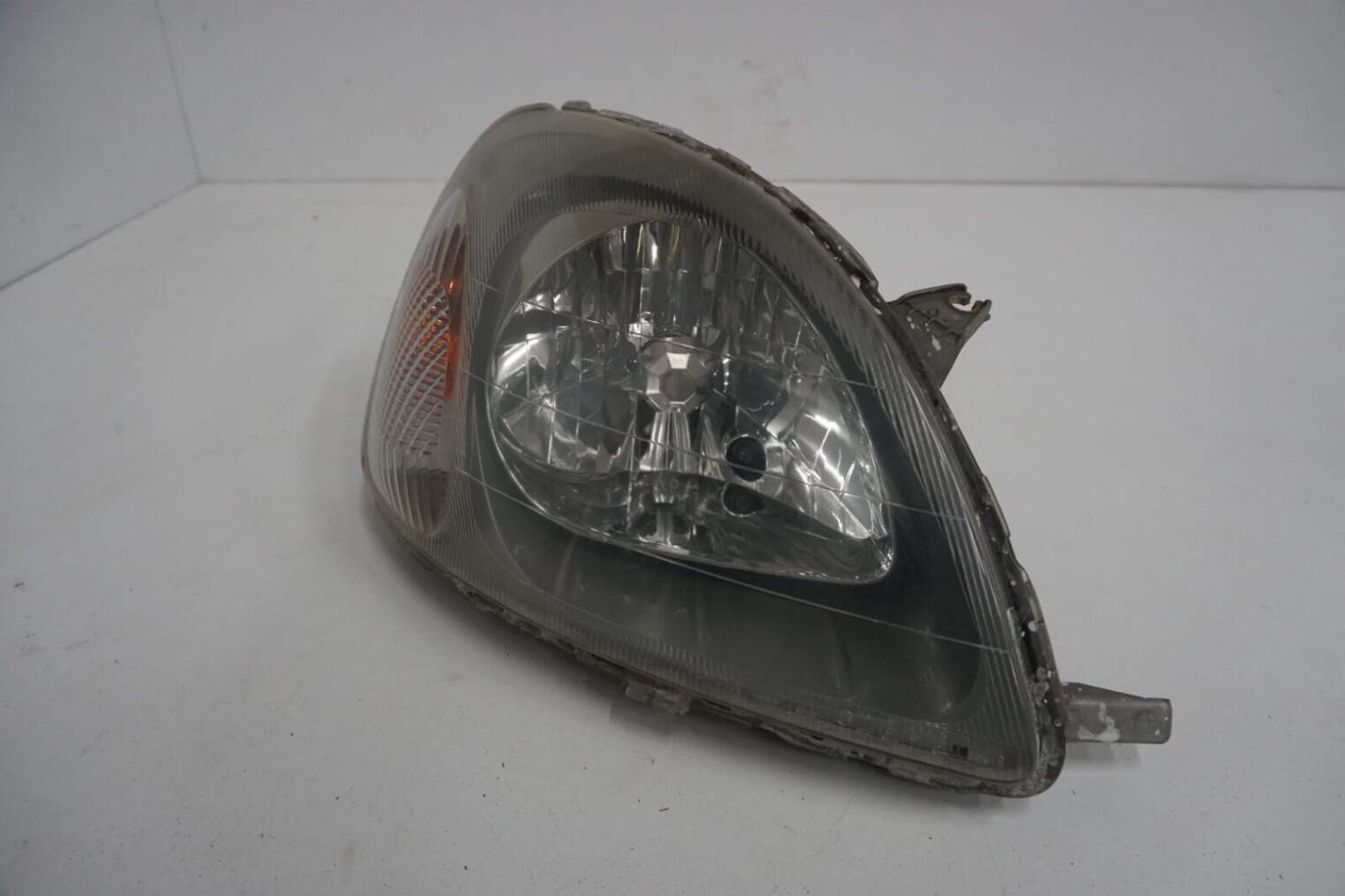 Toyota Yaris I Lampa Prawa Przednia Europa Nr.82 - obrazek 3