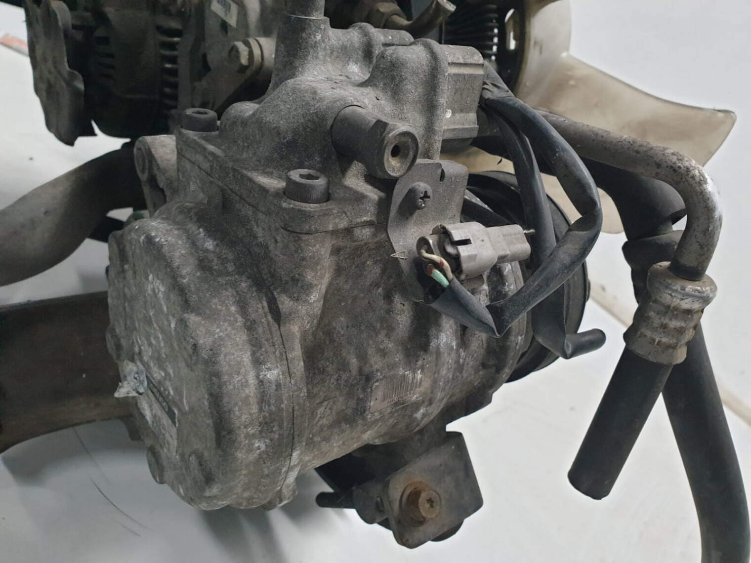 Toyota PreVIa I Estima 1998r 2.2 Diesel Kompresor Sprezarka Klimatyzacji 447200-3524