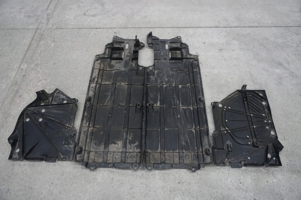 Subaru Impreza Liftback Gt XV Lift Osłona Podwozia 56411fl030 56411fl020