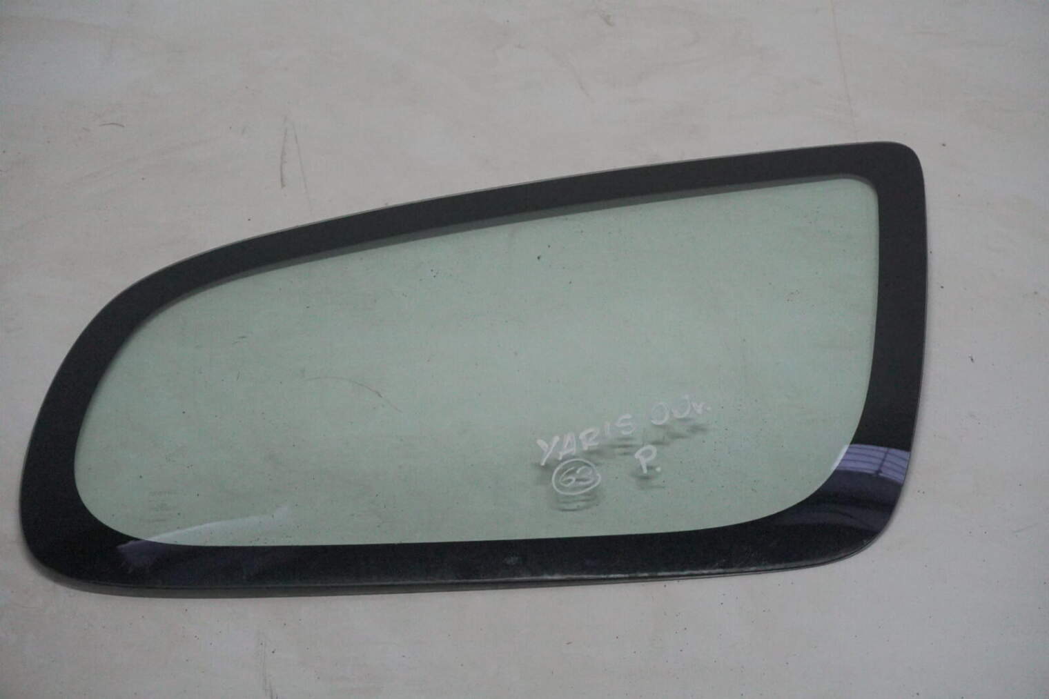 Toyota Yaris I 2000 Rok Szyba Karoseryjna Prawa Tył 3d Nr63