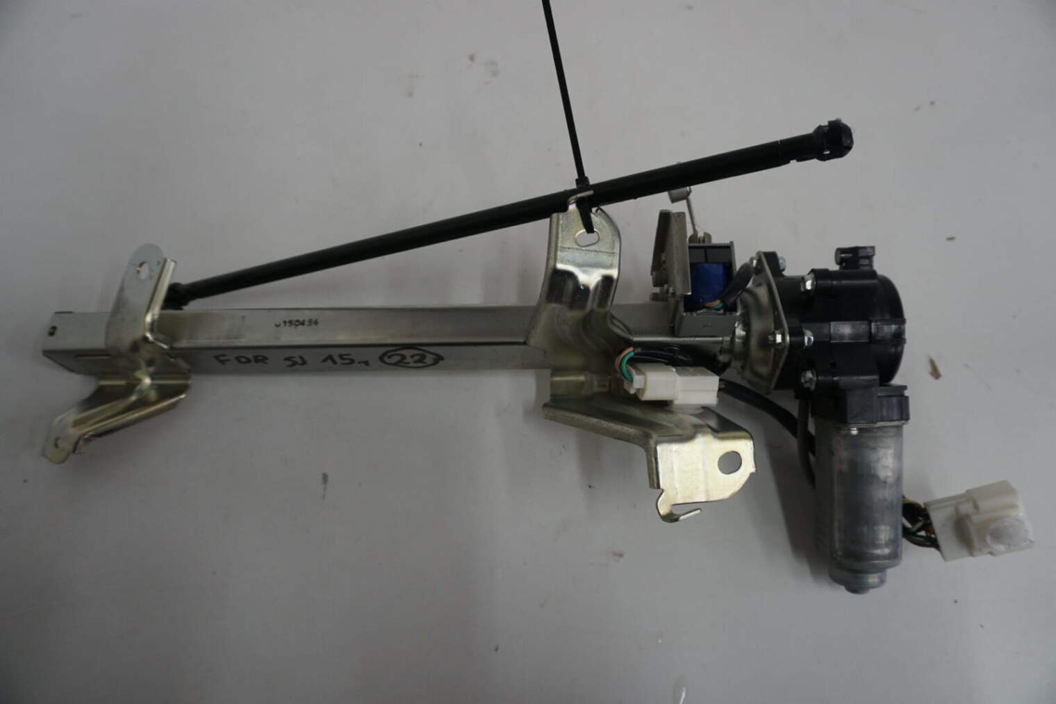 Subaru Forester IV Sj Mechanizm Podnoszenia Klapy Bagażnika 830100-1090 2015rok - obrazek 2