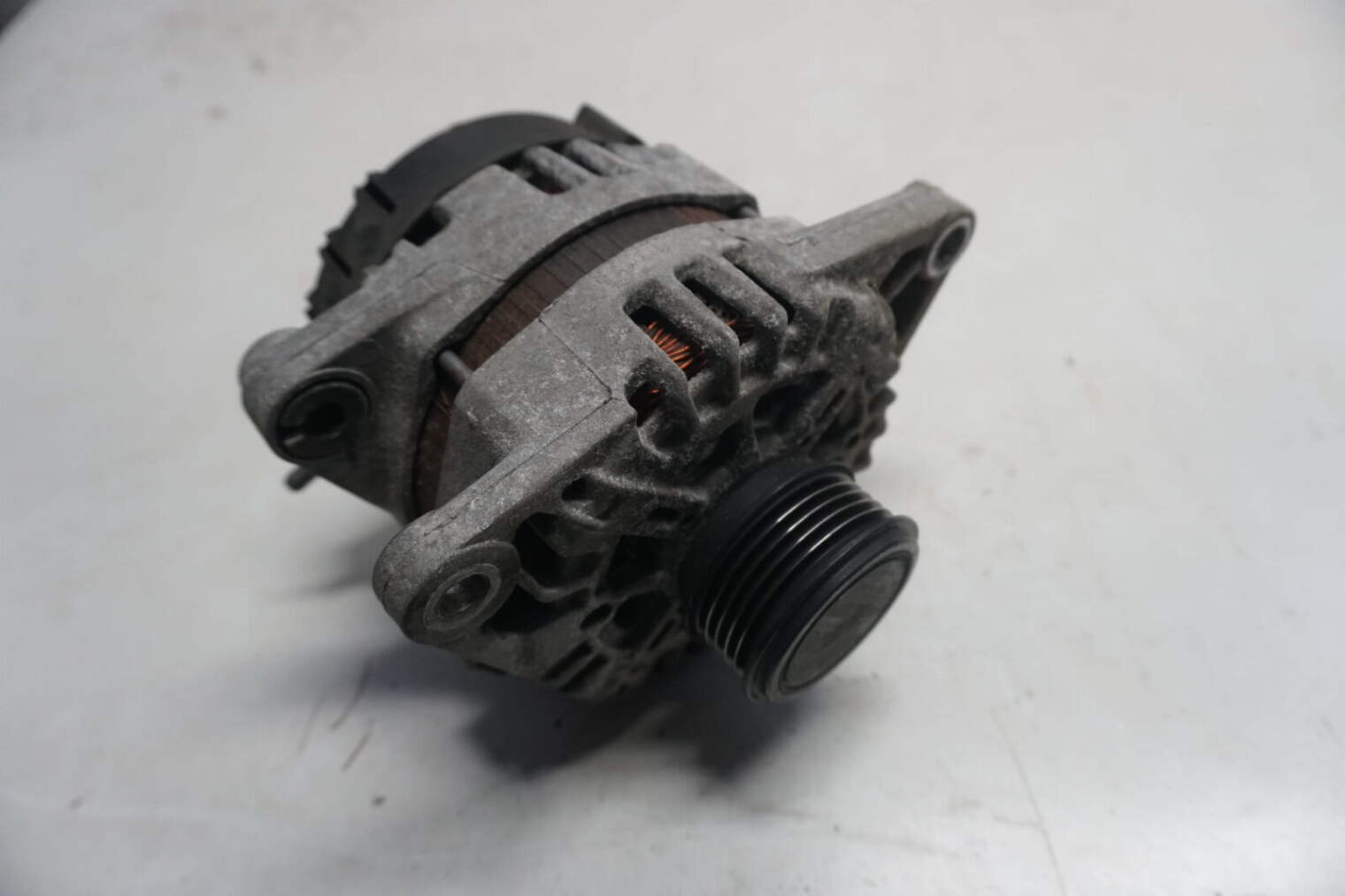 Kia Ceed II Alternator 37300-2a850 1.4 Diesel