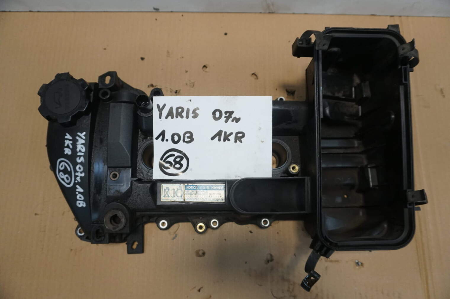 Toyota Yaris II 1.0benzyna 1kr-Fe 1kr-Y52 Pokrywa Zaworów 112100q010 ; 1121040130