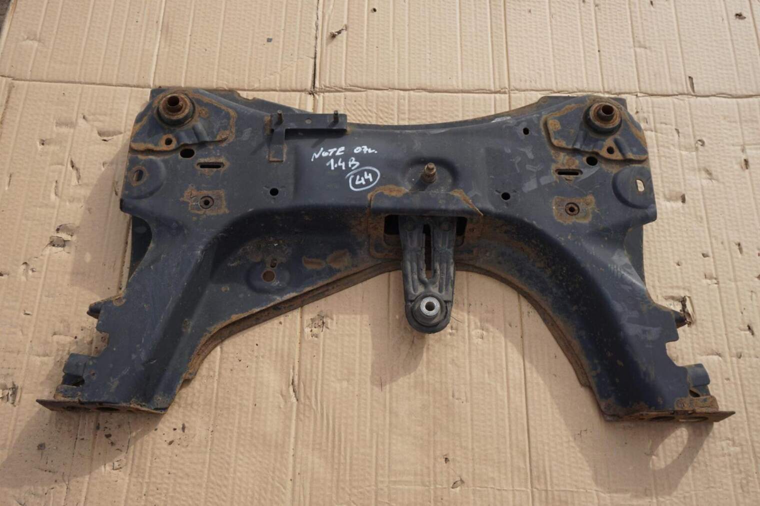 Nissan Note E11 Sanki Belka Zawieszenia Przedniego Nr.44