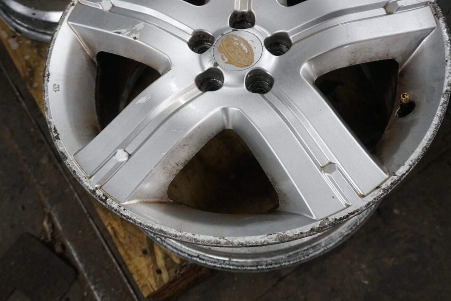 Subaru Forester Sg II Felga B61 5x100 17x7j Enkei 28111sa130 - obrazek 3