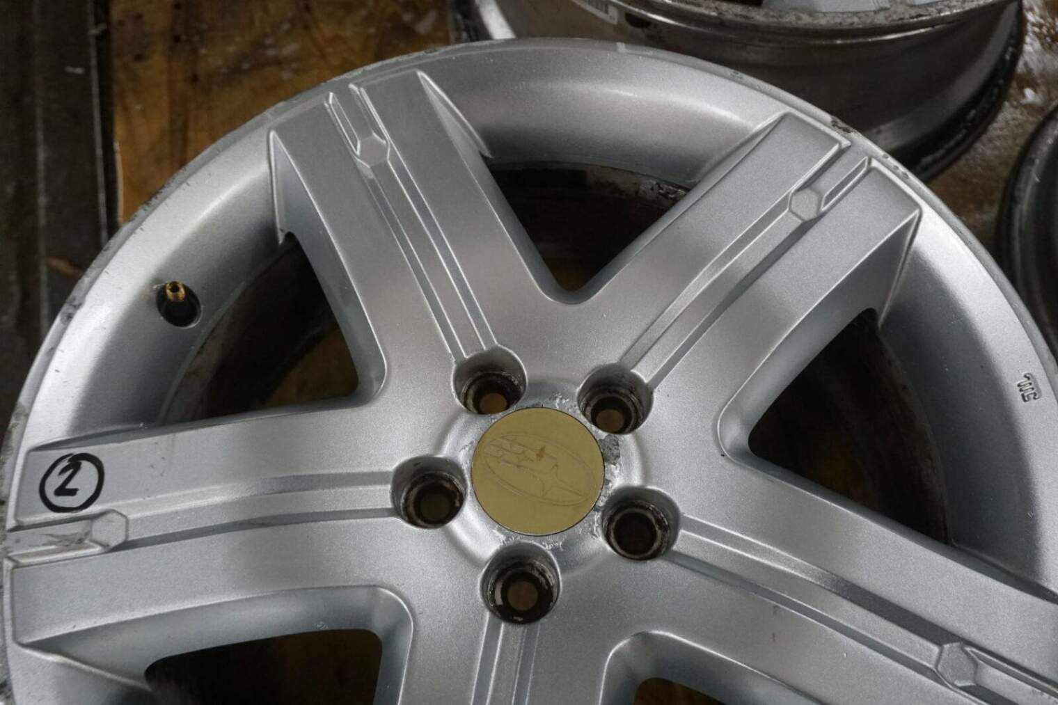 Subaru Forester Sg II Felga B61 5x100 17x7j Enkei 28111sa130 - obrazek 7