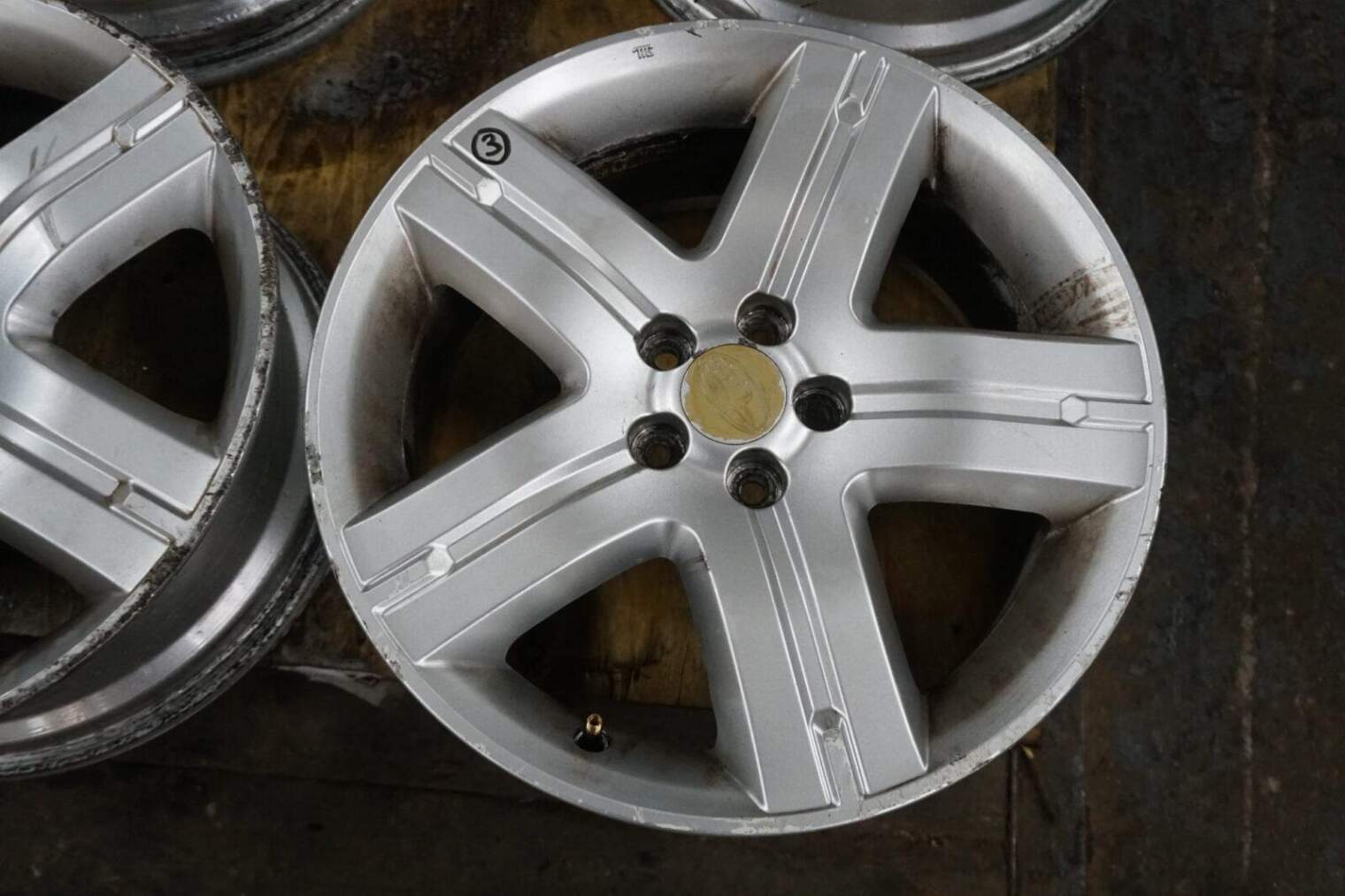 Subaru Forester Sg II Felga B61 5x100 17x7j Enkei 28111sa130 - obrazek 8