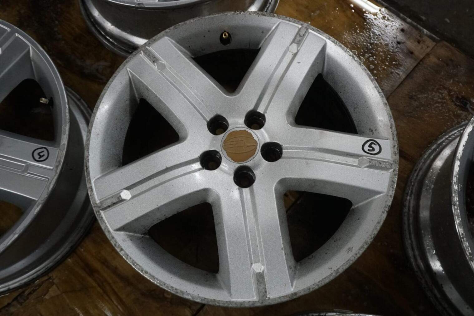 Subaru Forester Sg II Felga B61 5x100 17x7j Enkei 28111sa130 - obrazek 14