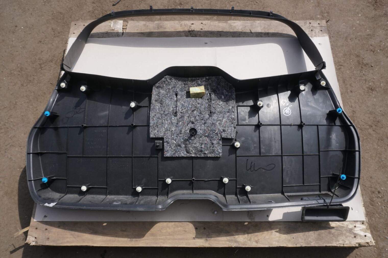 Nissan Qashqai+2 J10 2013r 2.0b Mr20de Tapicerka Osłona Boczek Bagażnika 90901ey10a - obrazek 2