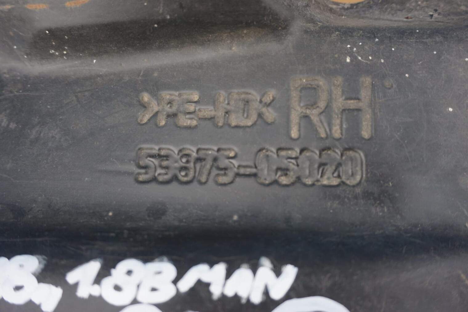 Toyota Avensis T22 Nadkole Prawe Przednie 53875-05020 Nr.15 - obrazek 4