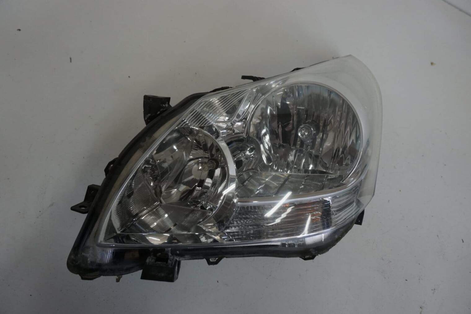 Toyota Verso Lampa Lewa Przednia 81150-0f110 ; 811700F110