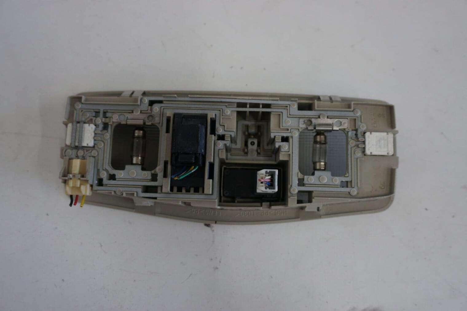 Mitsubishi Outlander II Lampa Podsufitki Oświetlenie Kabiny Szyberdach 1151-347 8401a009zz Nr.71 - obrazek 2