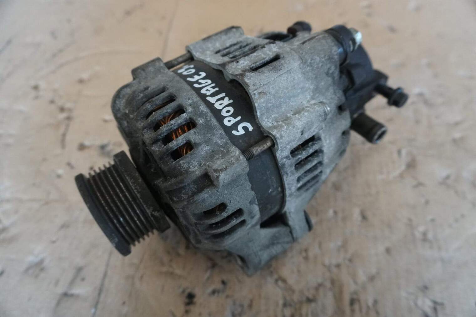 Kia Sportage II Lift Alternator 37300-27013 2010rok