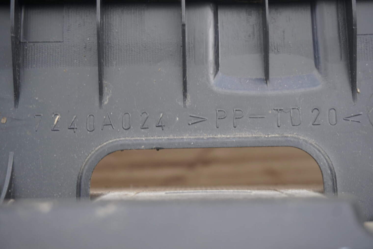 Mitsubishi Outlander II Mata Półka Bagażnika 7240a024 - obrazek 4