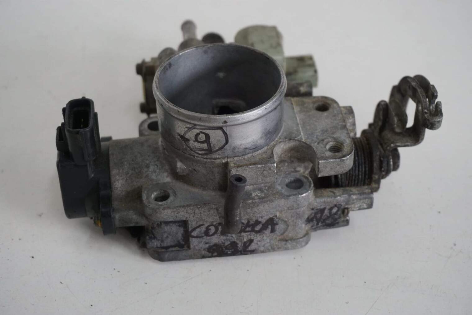 Toyota Corolla 1999r 1.8b Przepustnica Czujnik 89452-22090 22270-16060 Nr.9