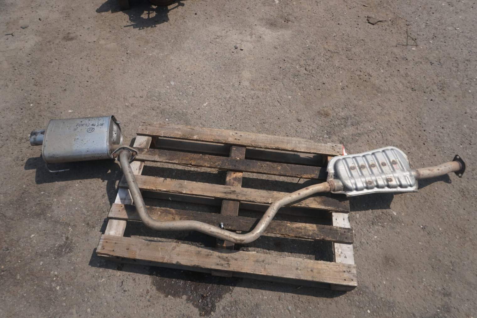 SUBARU FORESTER IV SJ 2.0B FB20 TLUMIK SRODKOWY 44200SG010