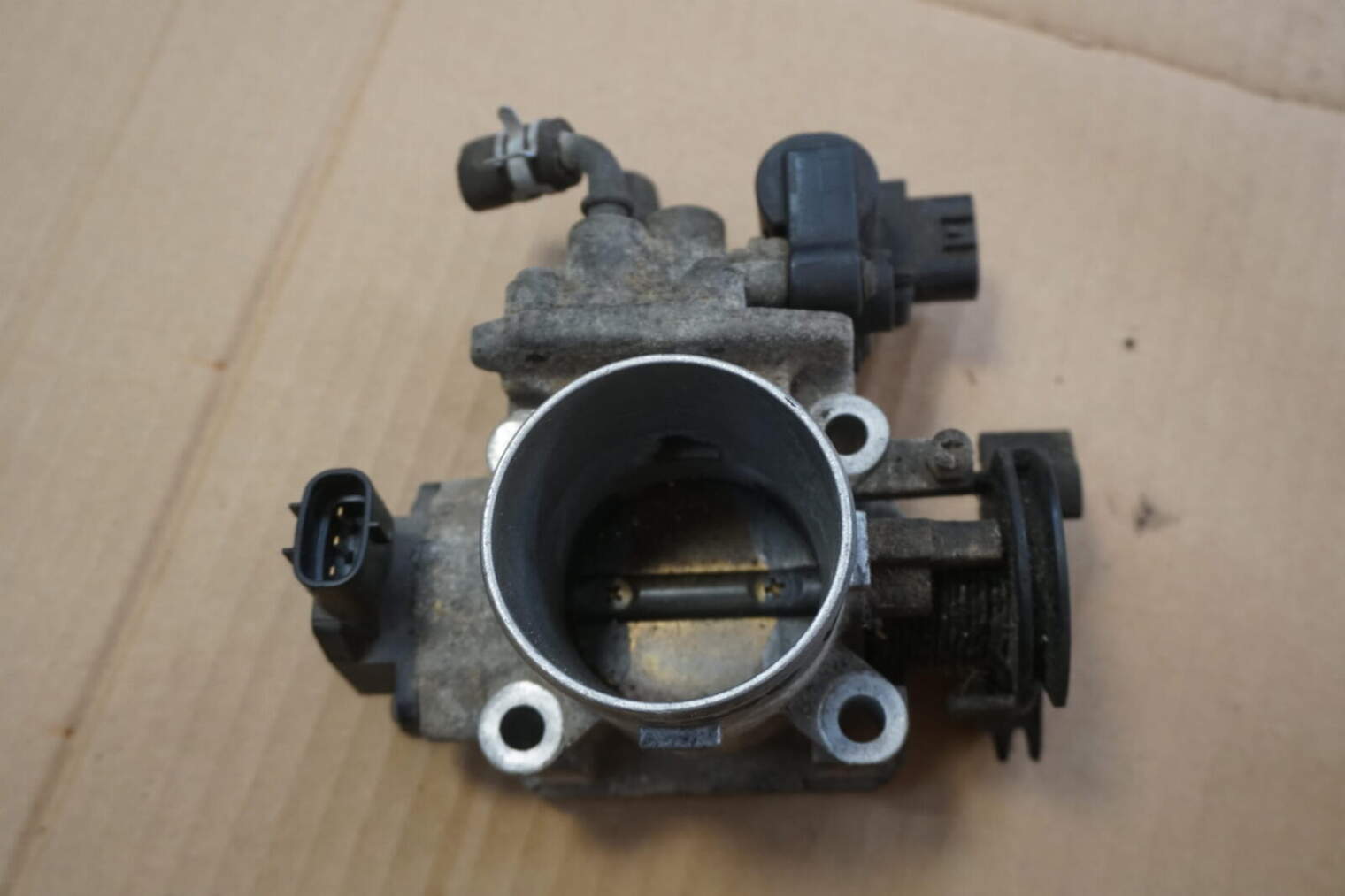 SUZUKI LIANA PRZEPUSTNICA 18117-78F11 1.6BENZYNA