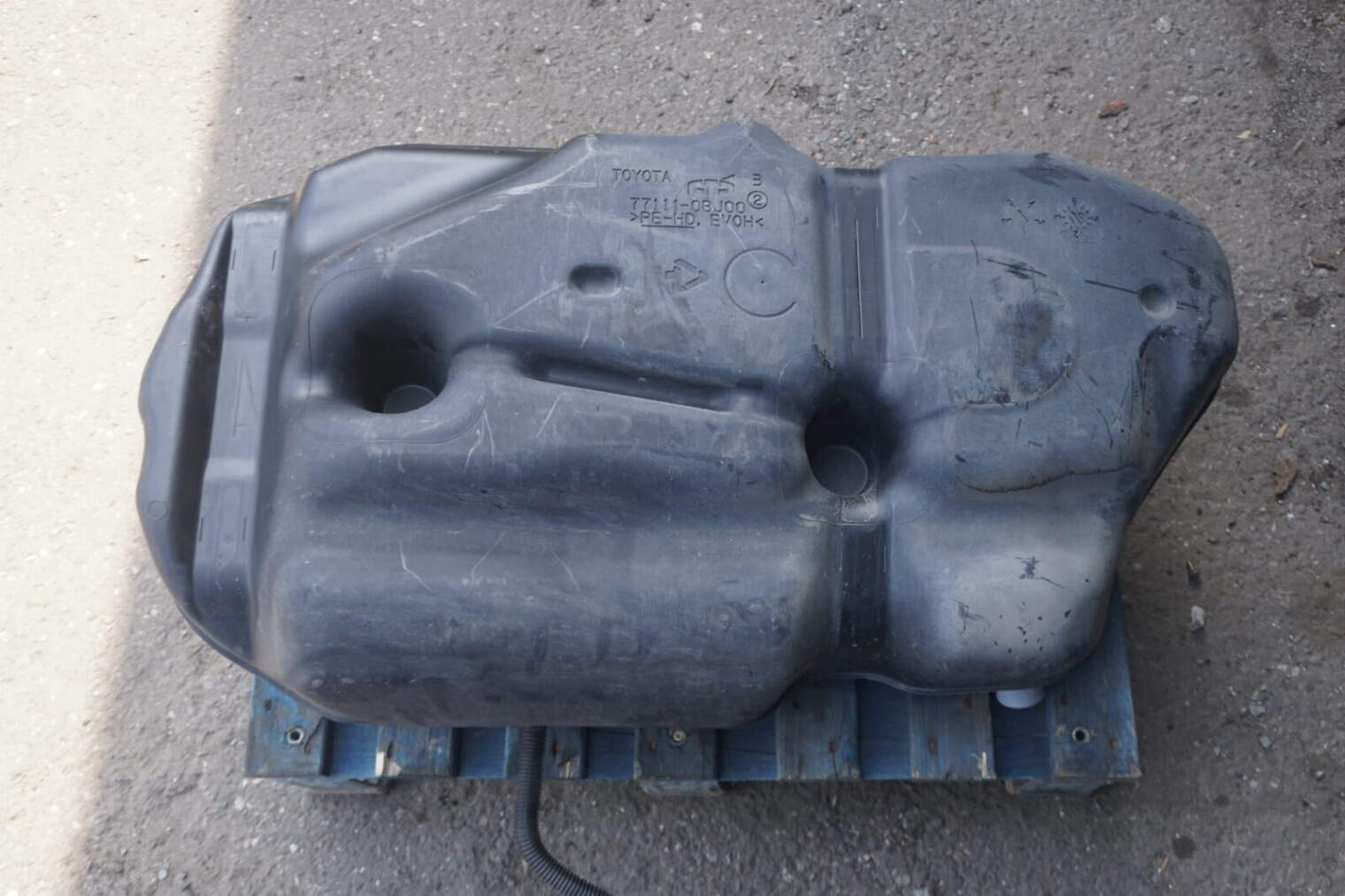 TOYOTA PRIUS III XW30 2009-2015R 1.8B HYBRYDA ZBIORNIK PALIWA 77111-0BJ00 ; 7700147120 - obrazek 4