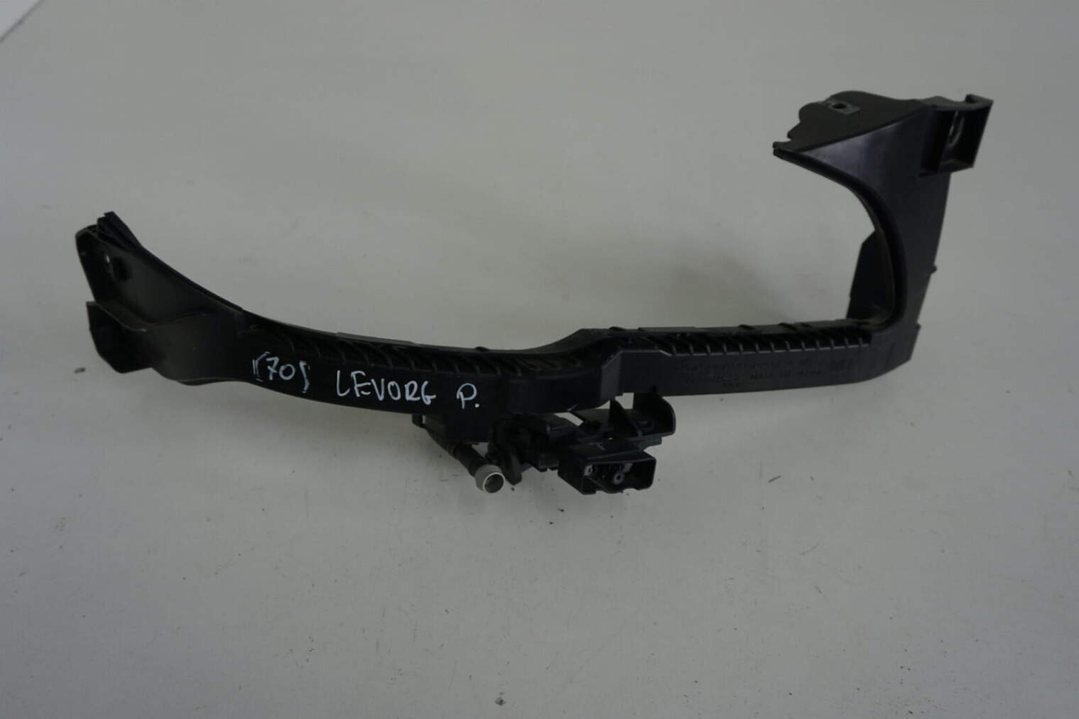 SUBARU LEVORG LISTWA POD LAMPE PRAWA 57707VA000