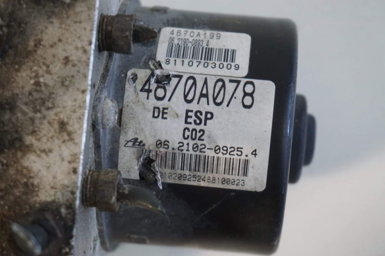 MITSUBISHI GRANDIS POMPA ABS STEROWNIK 4670A078 06.2102-0925.4 NR70 - obrazek 4