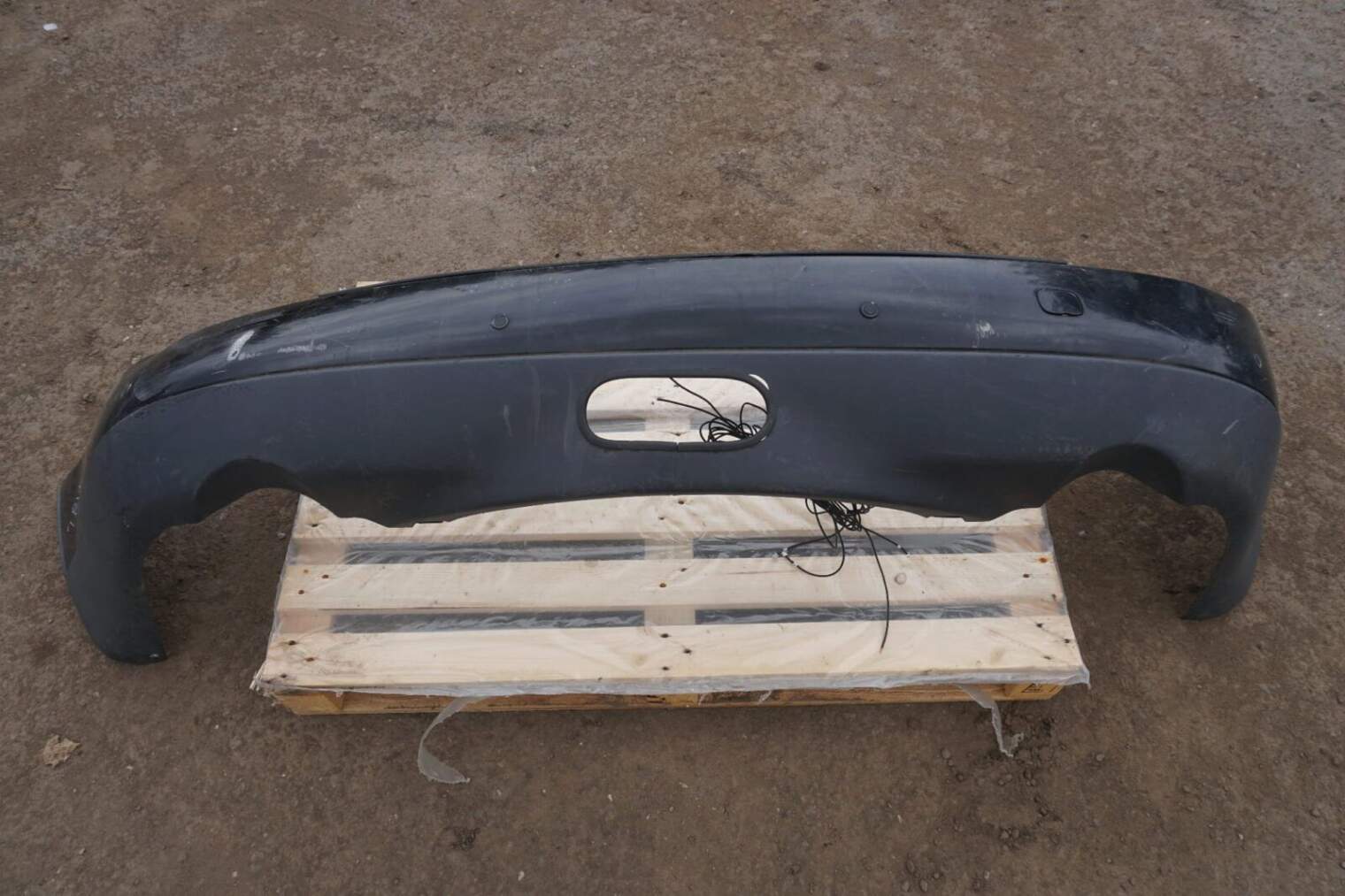 SUBARU TRIBECA B9 ZDERZAK TYLNY 57704XA01A