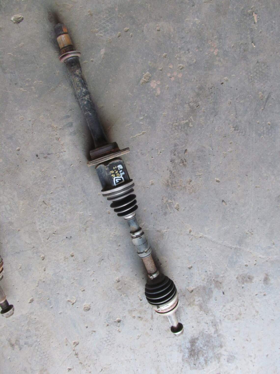 Toyota Corolla E12 Kombi 2004r 2.0d 1cd Półoś