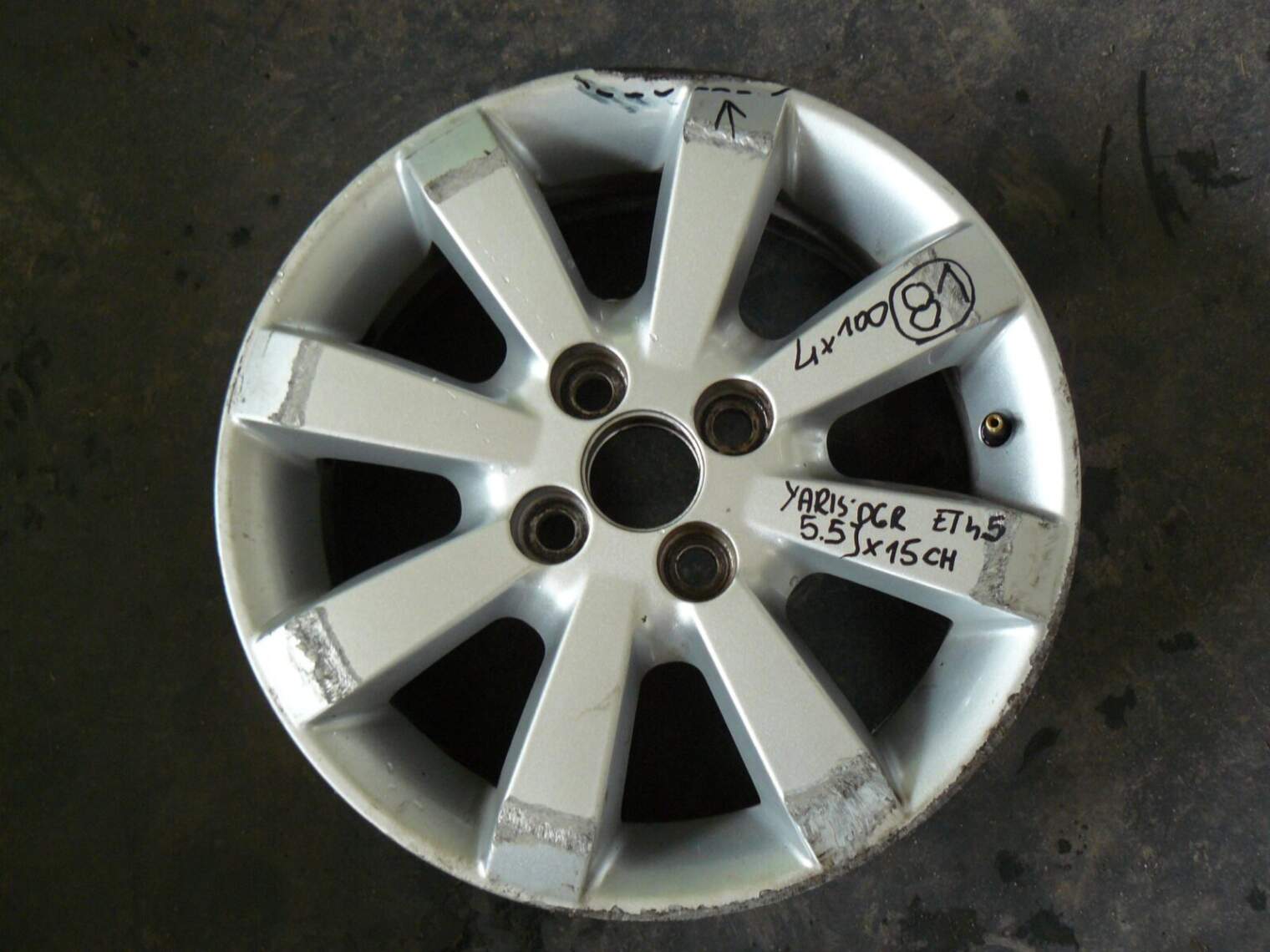 Toyota Yaris II 2006r Felga 5.5jx15ch Et45 4x100