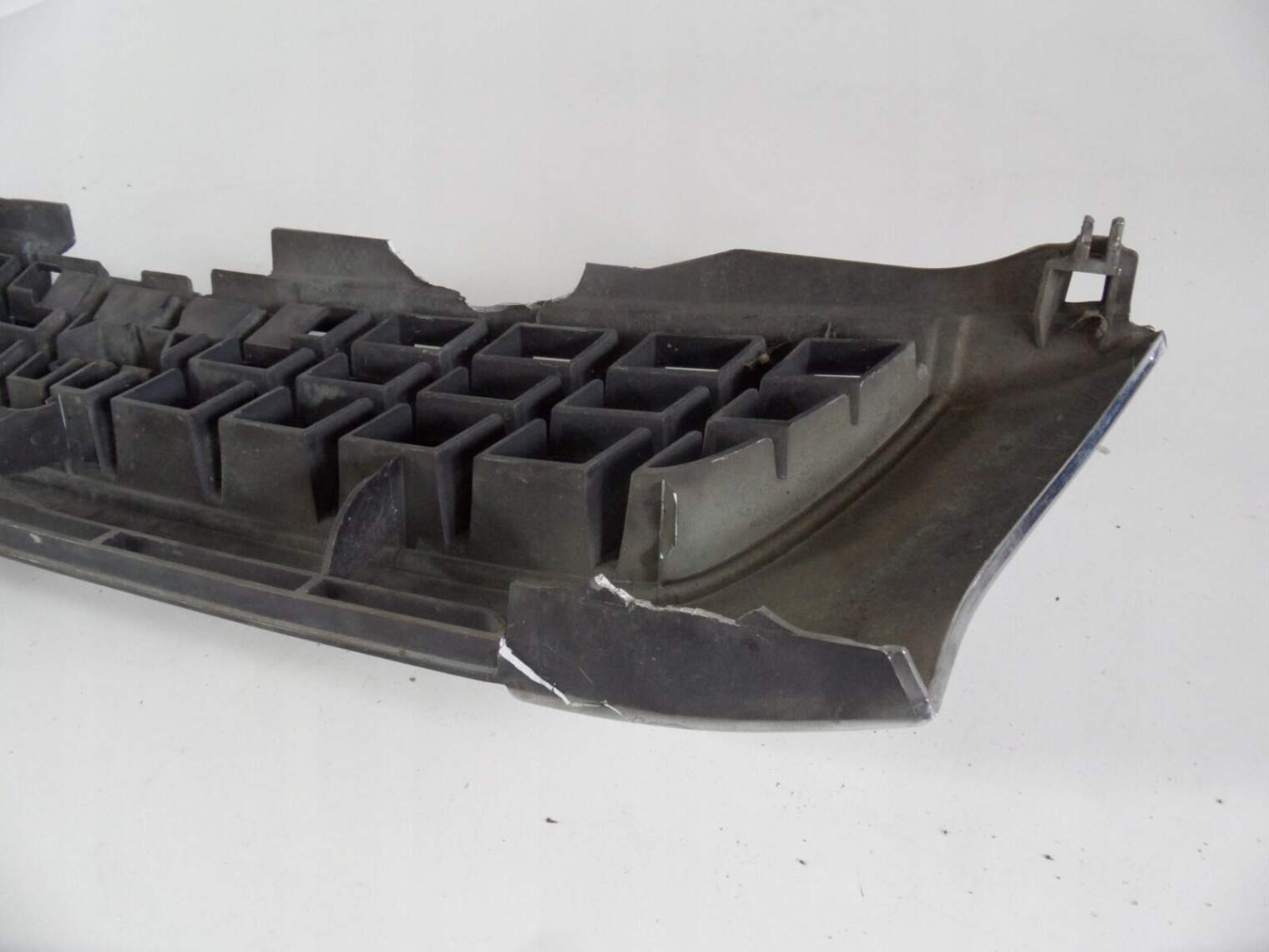 Mitsubishi L200 2.5d 2000r Grill Atrapa Mr339879 - obrazek 5
