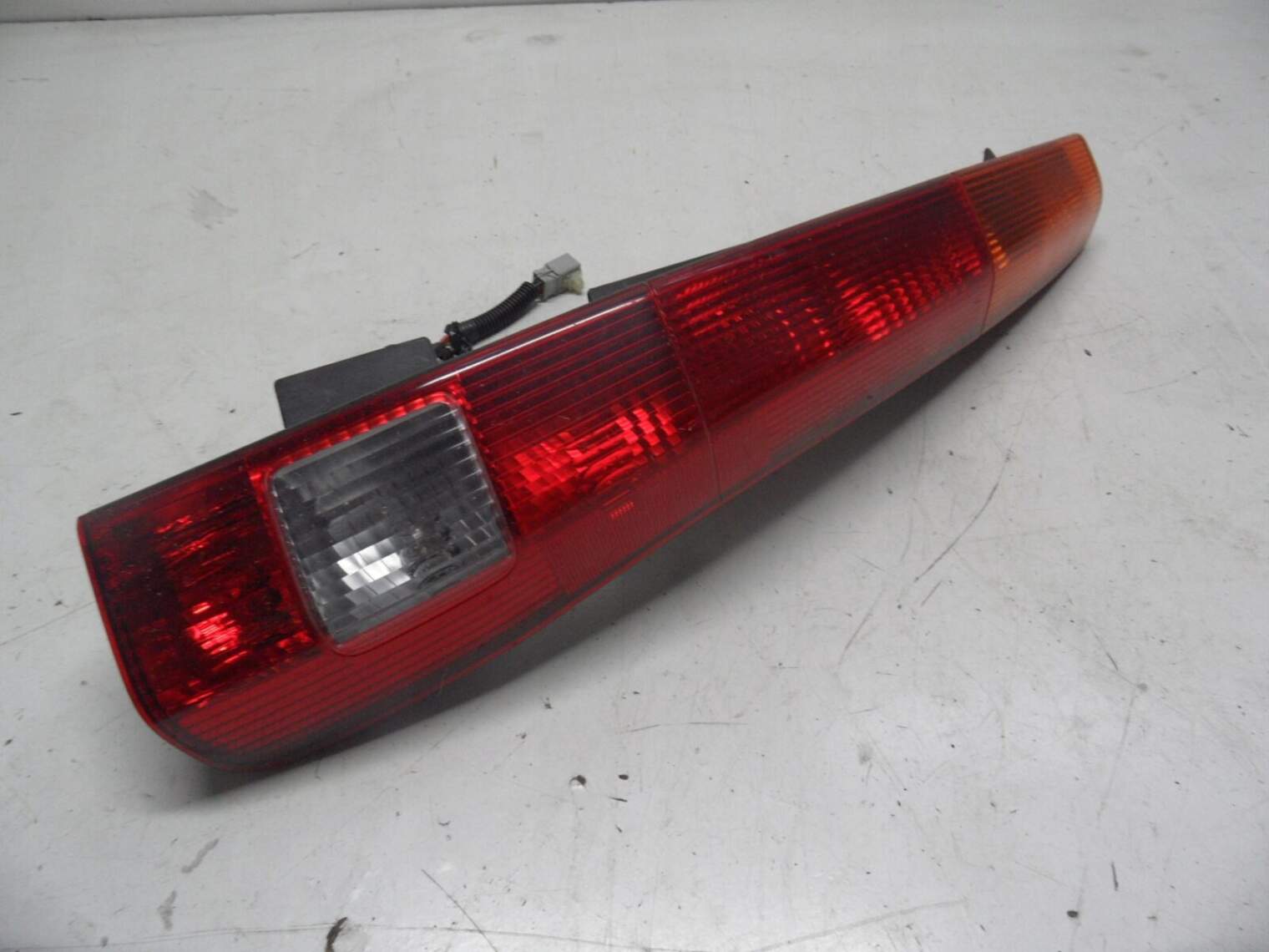 Honda Cr-V 2004r Tylna Lampa Prawa 3350a-Sca-E000 - obrazek 2