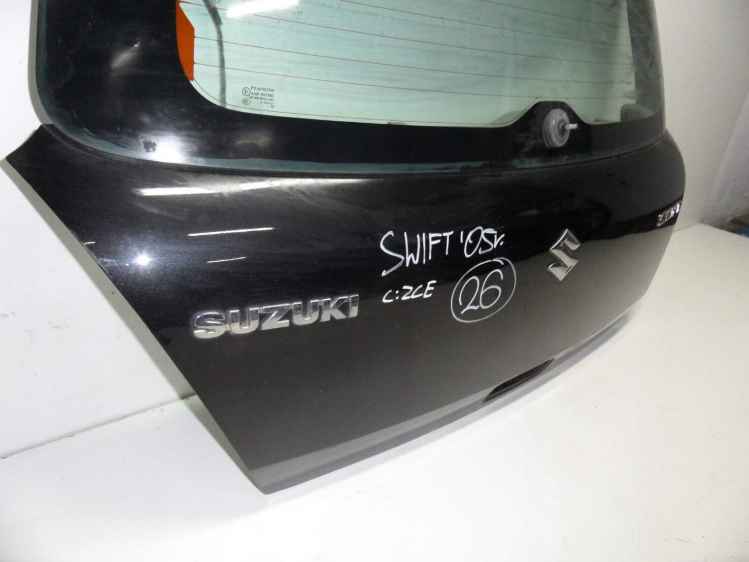 Suzuki Swift Mk6 2008r Klapa Szyba Bagażnika Zce 6910063j23 ; 84570-63j00 - obrazek 5