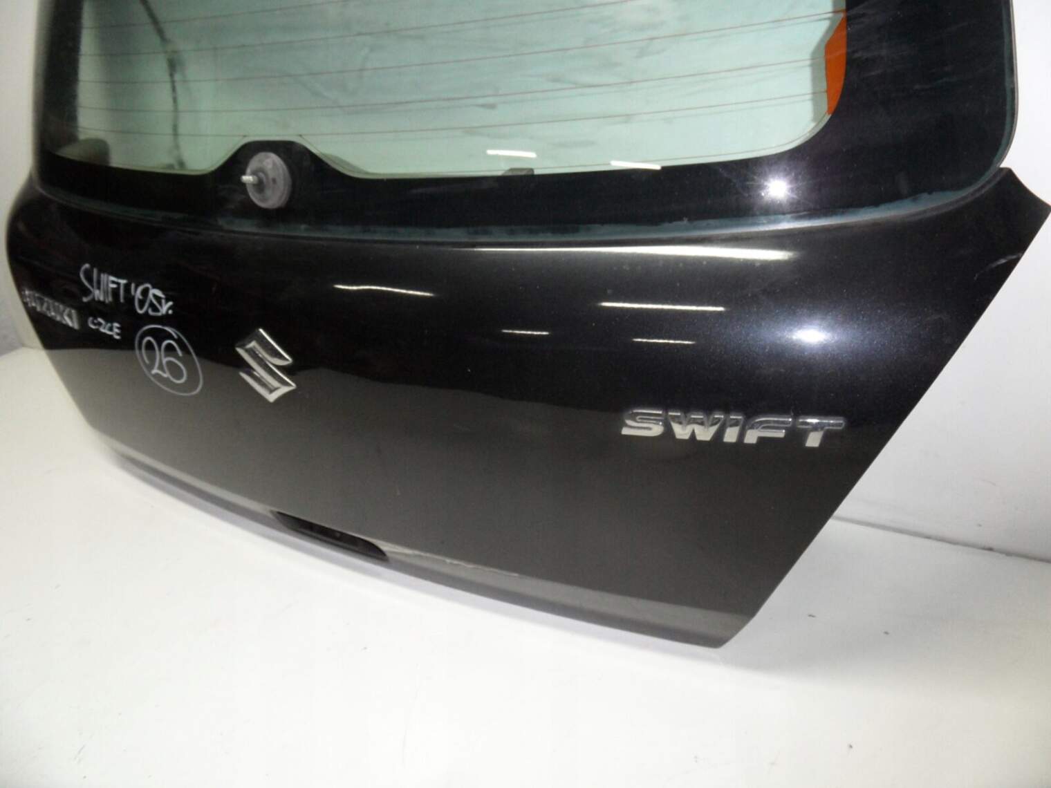Suzuki Swift Mk6 2008r Klapa Szyba Bagażnika Zce 6910063j23 ; 84570-63j00 - obrazek 6
