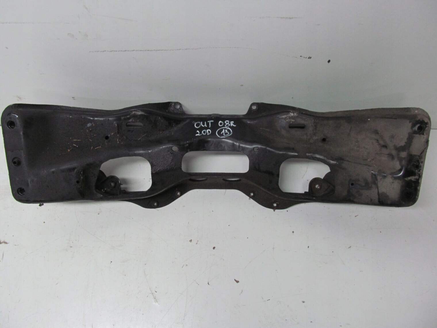Subaru Legacy Outback IV Belka Zawieszenia Sanki