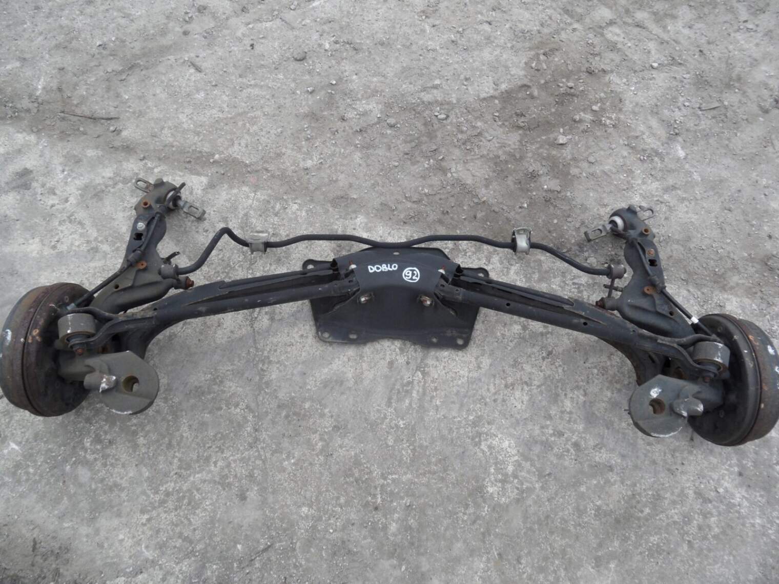 Fiat Doblo Zwrotnica Belka Zawieszenia Tylna WAHACZ