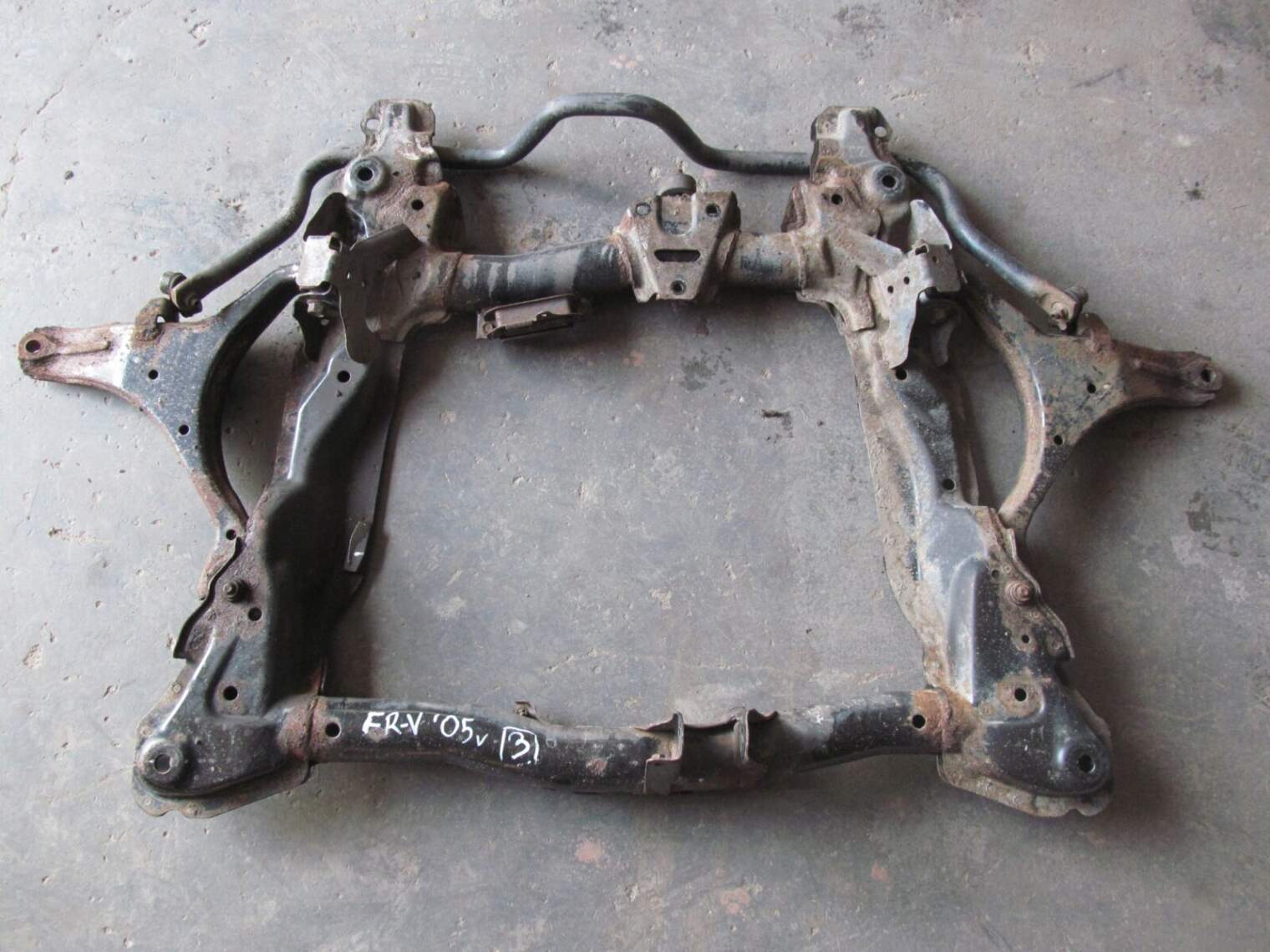 Honda Fr-V 2006r Belka Zawieszenia Przednia Wahacz