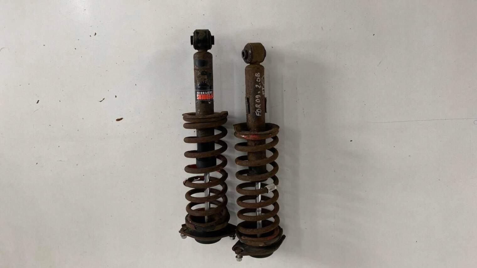 Subaru Forester III Sh 2.0b Amortyzatory Tylne Pedders