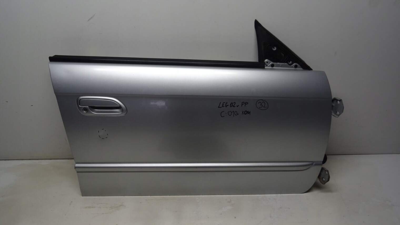 Subaru Legacy III Drzwi Prawe Przednie Kołor 01g
